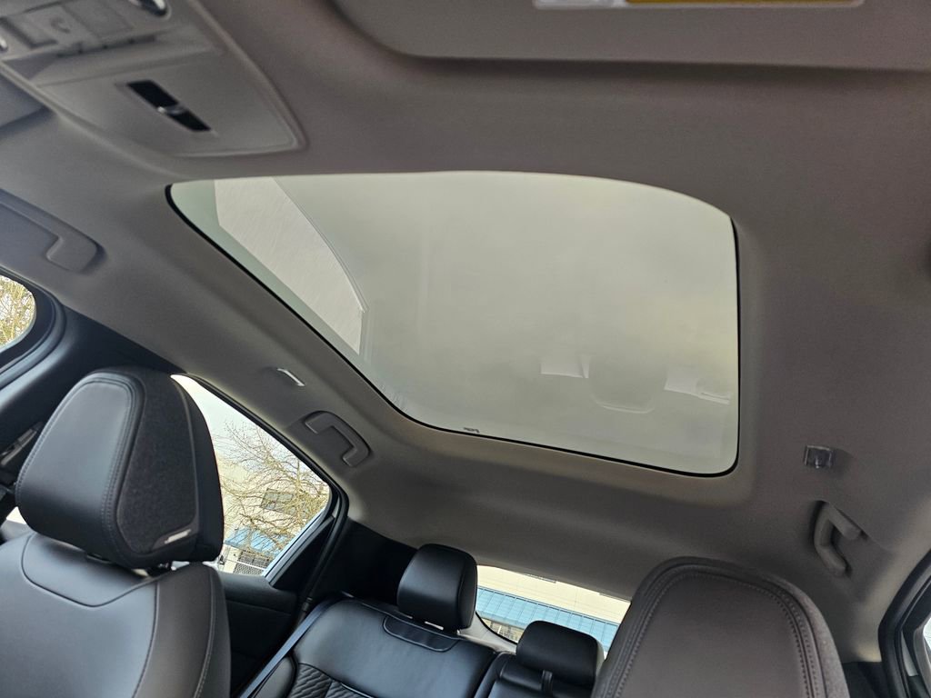 New 2026 Nissan Leaf Platinum+ w/ Cargo Package (Platinum+) image 10