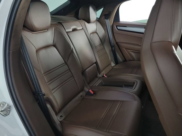 Used 2023 Porsche Cayenne Turbo AWD/4WD image 15