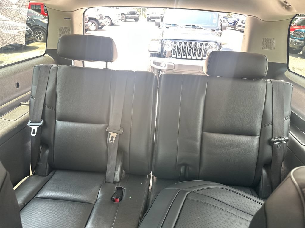 Used 2009 Chevrolet Suburban LTZ AWD/4WD image 27
