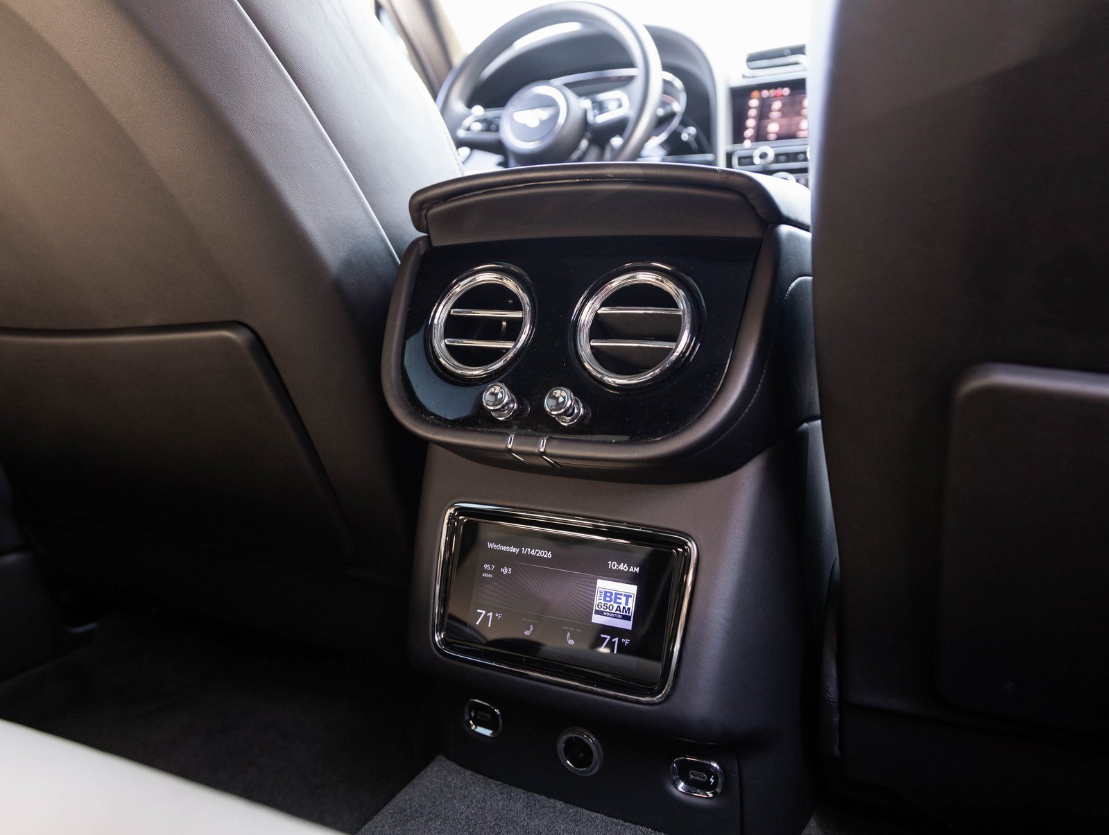 Used 2021 Bentley Bentayga image 26