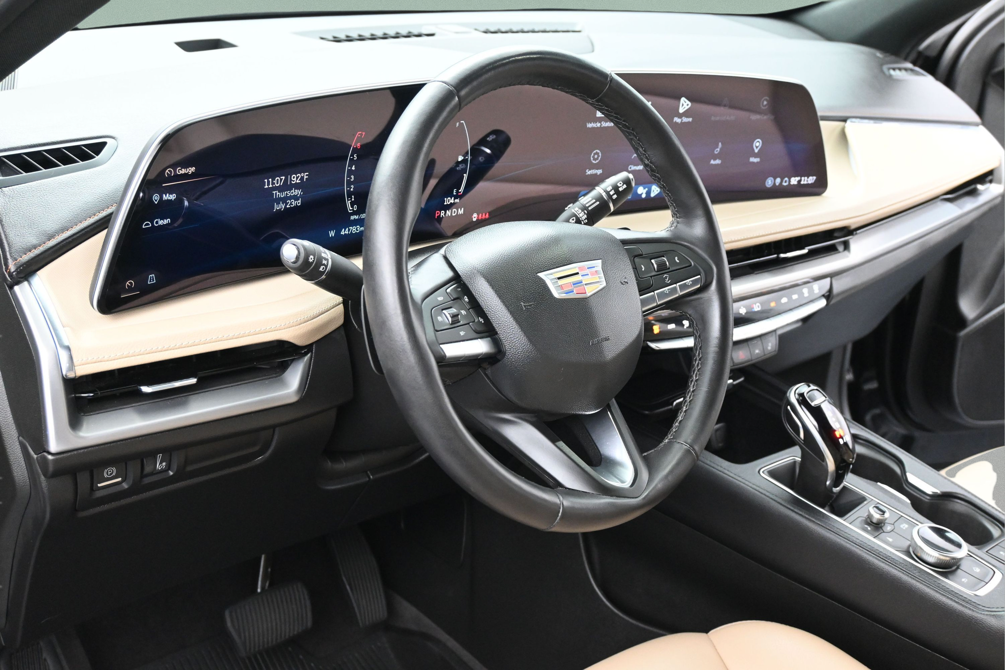 Used 2024 Cadillac XT4 Luxury w/ Cold Weather Package FWD image 12