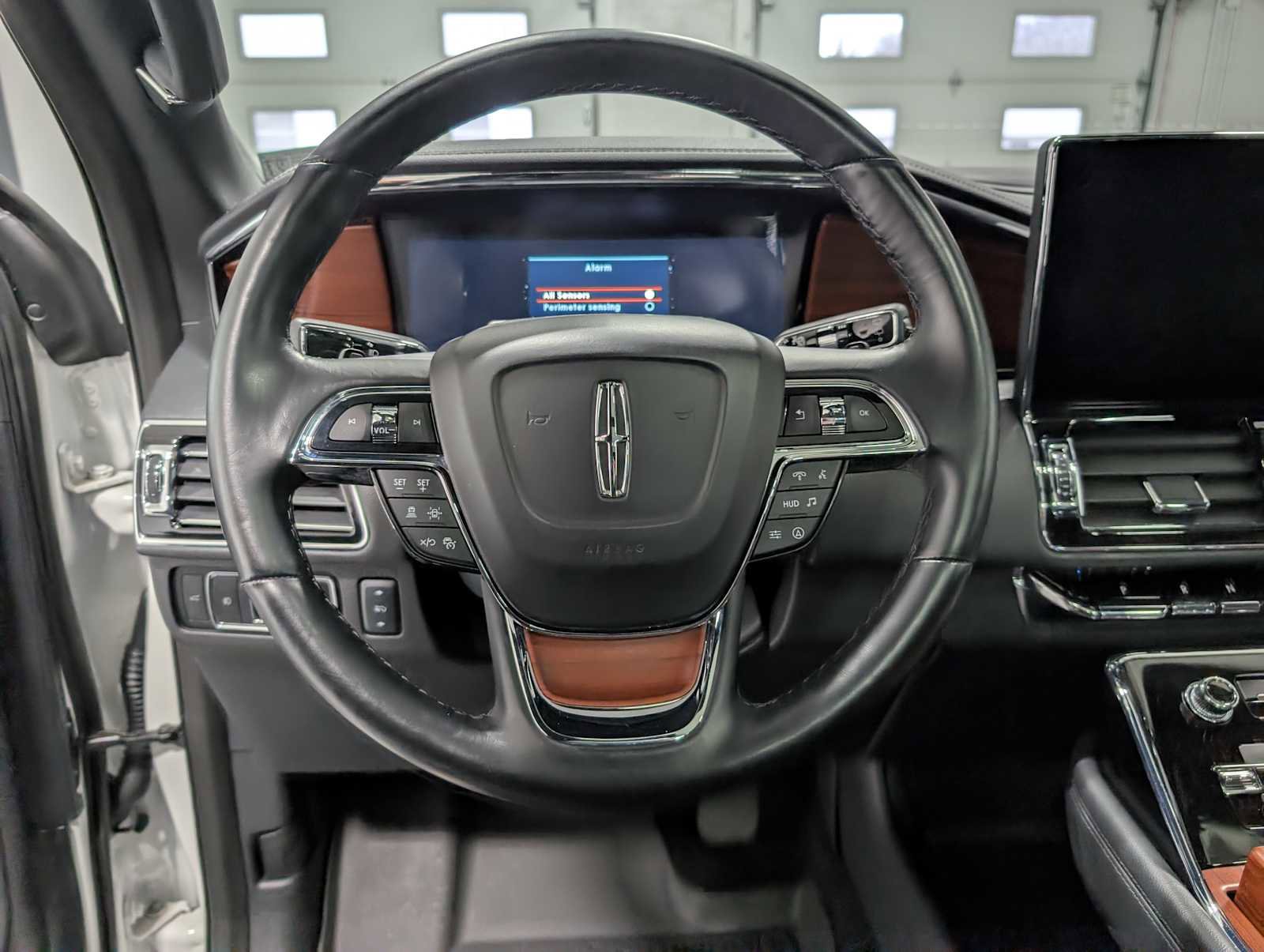 Certified 2023 Lincoln Navigator Reserve AWD/4WD image 40