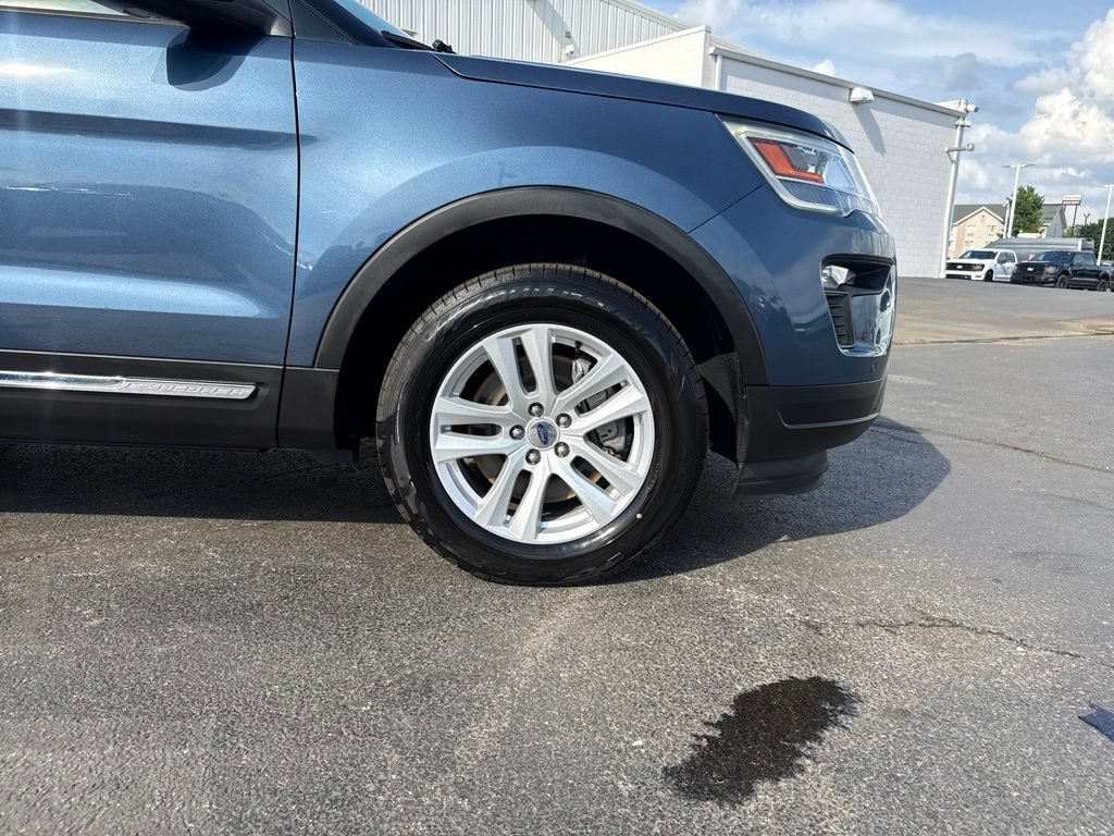 Used 2019 Ford Explorer XLT w/ Equipment Group 202A AWD/4WD image 47