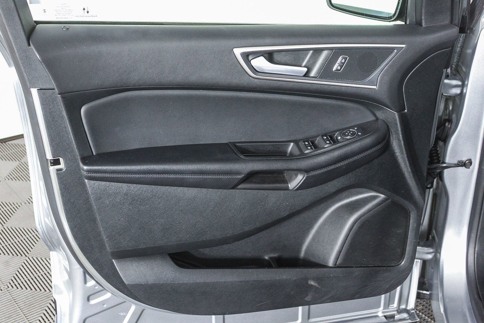Used 2022 Ford Edge SEL image 21