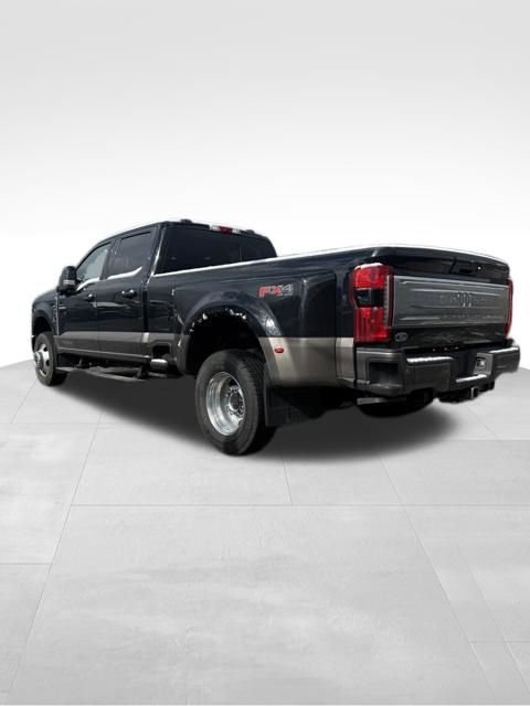 Used 2023 Ford F350 King Ranch image 3