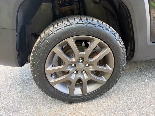 Used 2016 Jeep Renegade 75th Anniversary AWD/4WD image 30