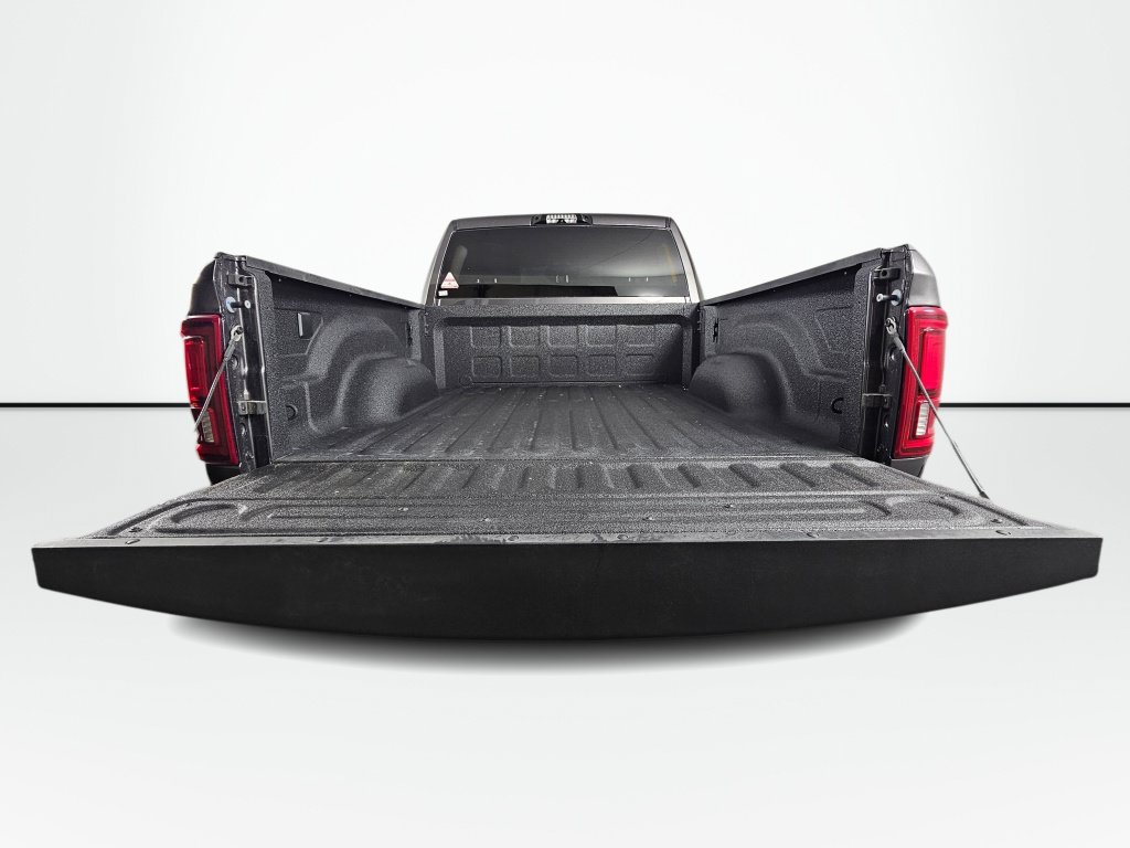New 2026 RAM 3500 Big Horn AWD/4WD image 17