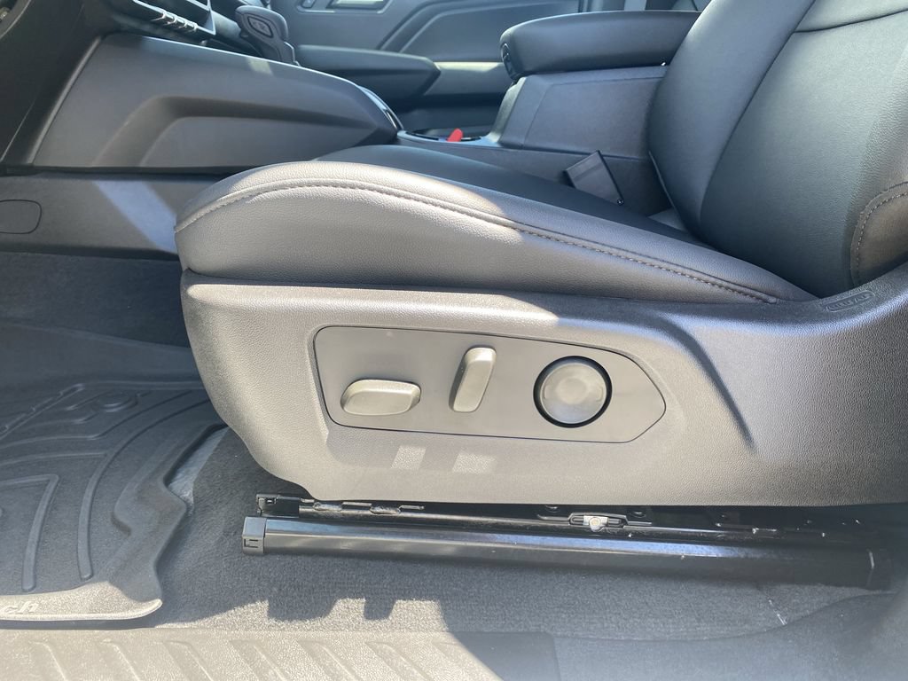 Used 2026 Chevrolet Colorado Trail Boss AWD/4WD image 23