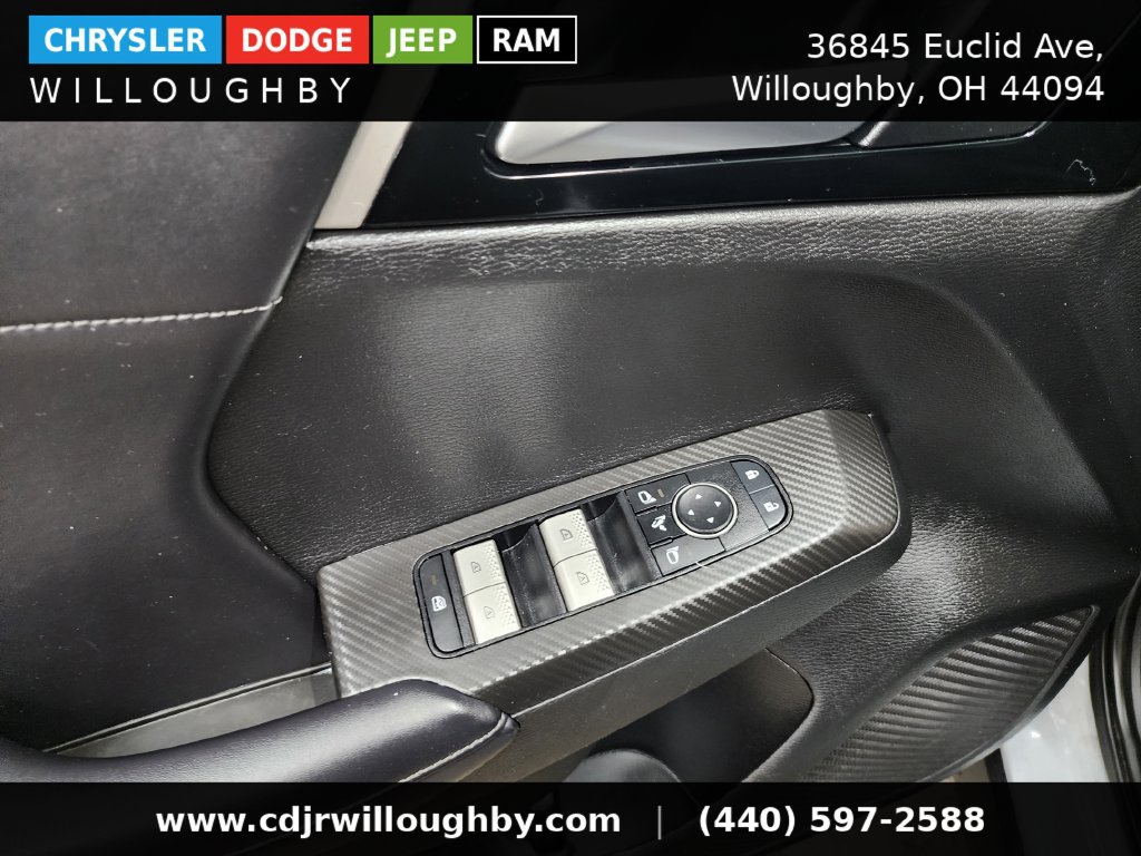 Used 2024 Mitsubishi Outlander AWD image 12