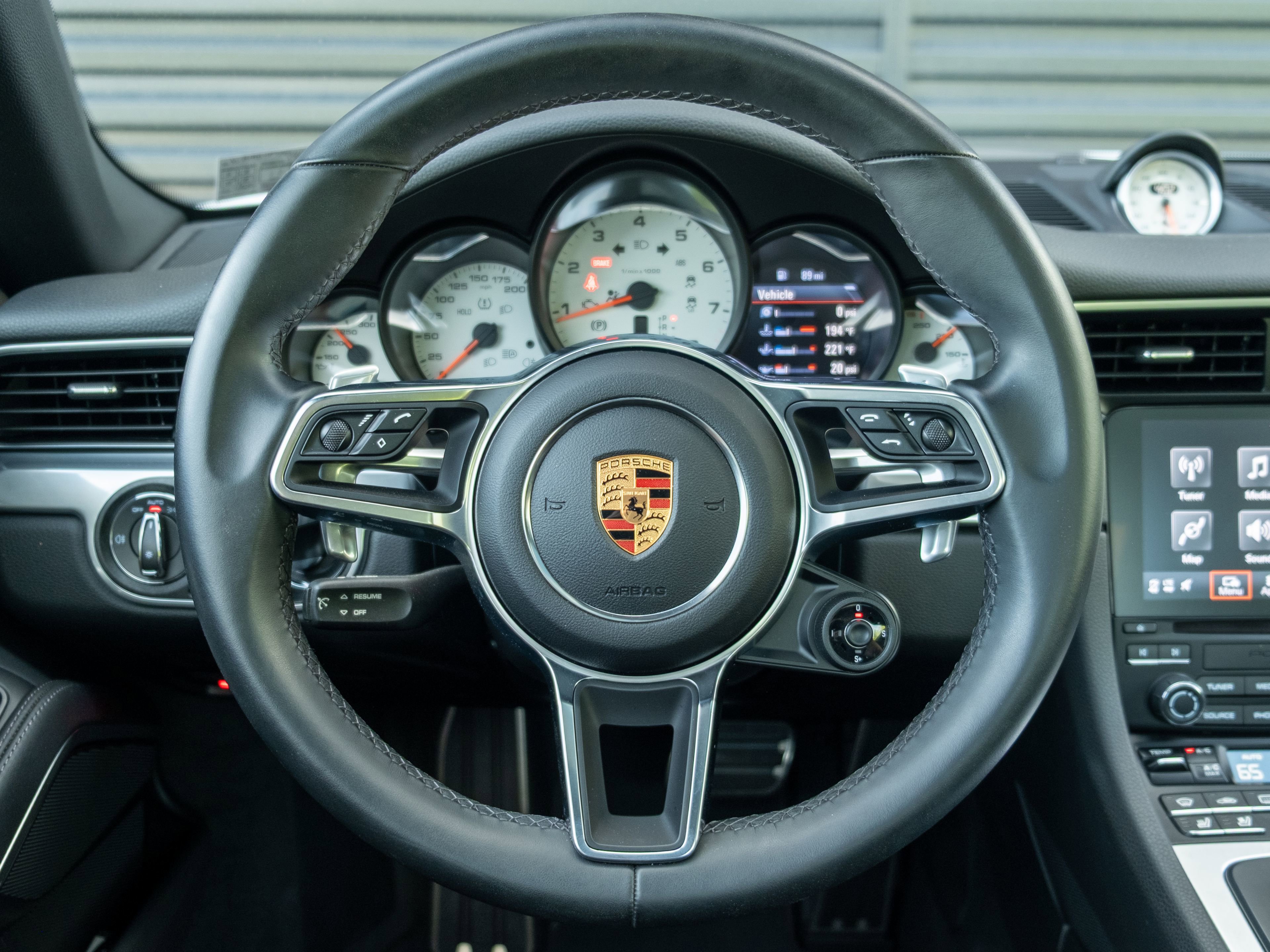 Used 2019 Porsche 911 Carrera 4S AWD/4WD image 23