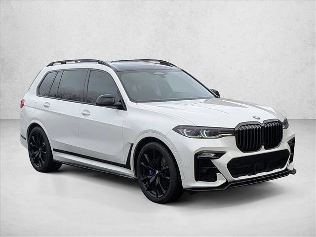 Used 2022 BMW X7 M50i image 3