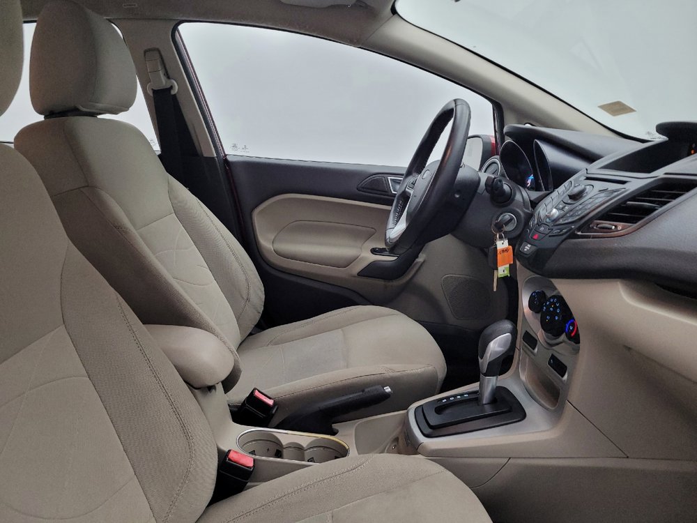 Used 2015 Ford Fiesta SE image 21
