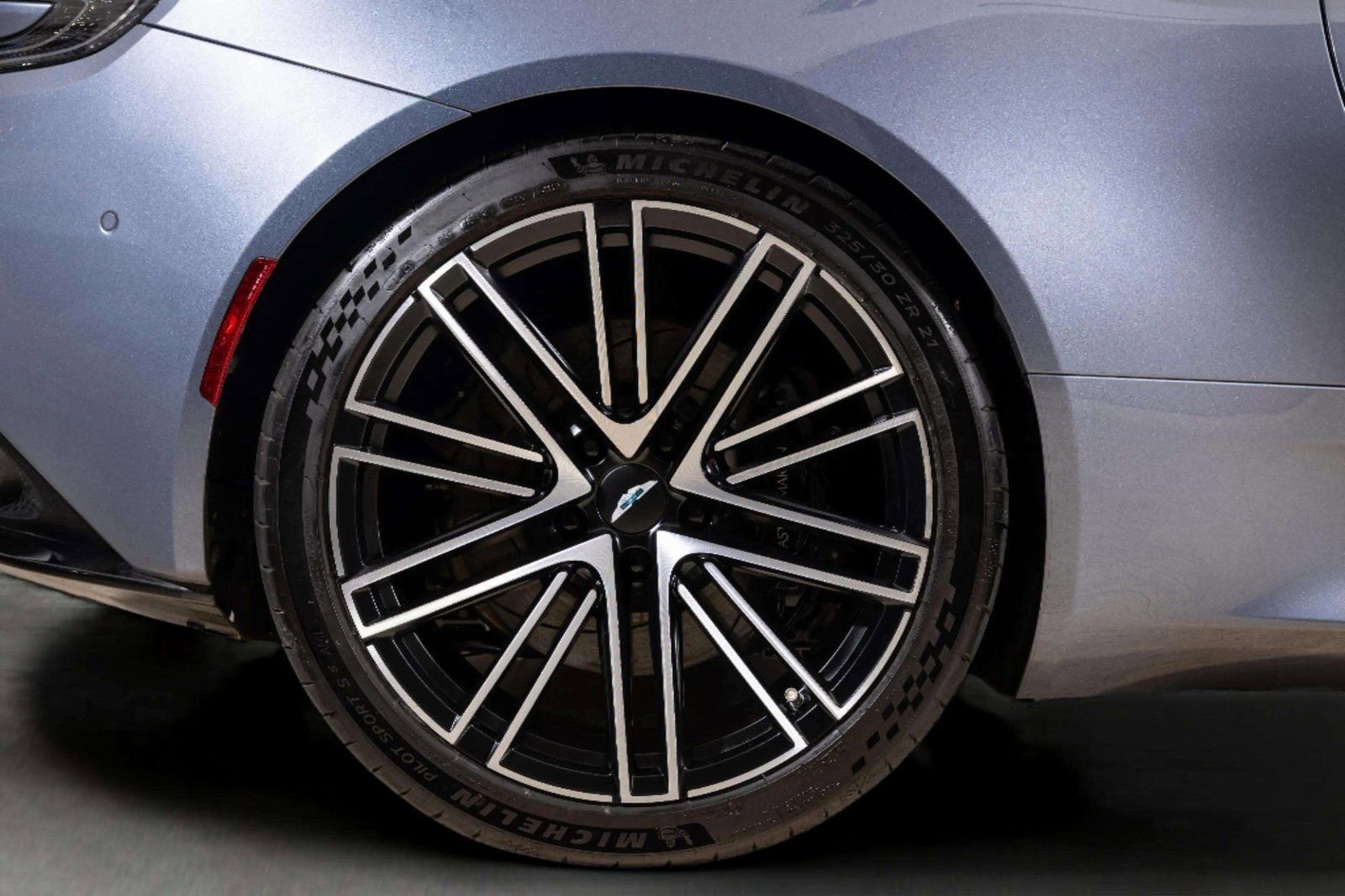 Used 2024 Aston Martin DB12 Convertible image 53