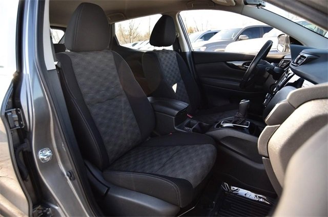 Used 2018 Nissan Rogue Sport SV w/ SV Technology Package image 24