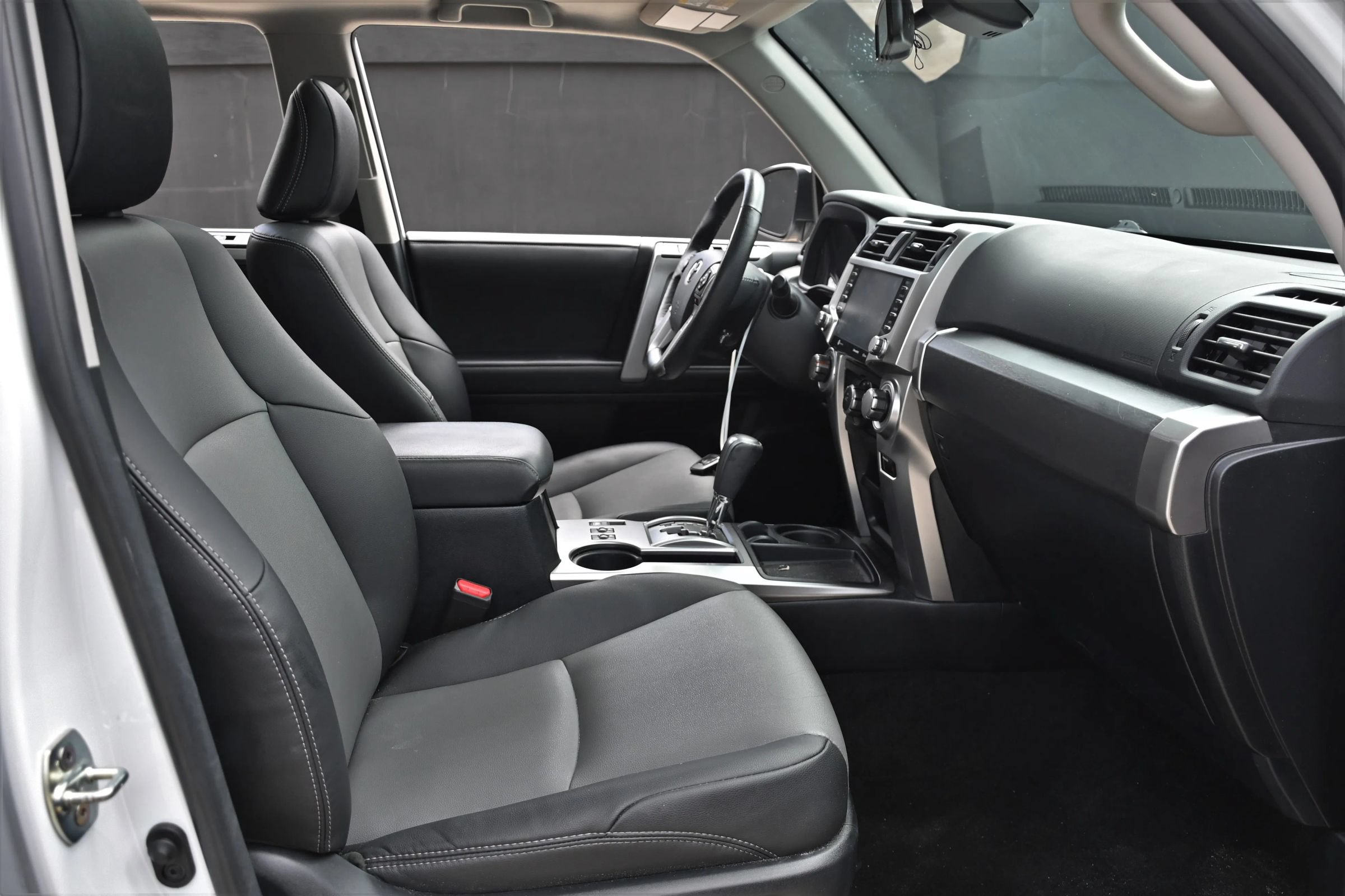 Used 2024 Toyota 4Runner SR5 Premium w/ Moonroof Package RWD image 13