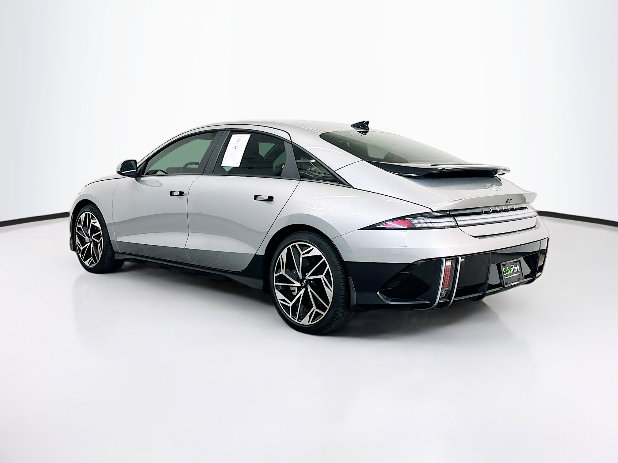 Used 2023 Hyundai Ioniq 6 SEL AWD/4WD image 5
