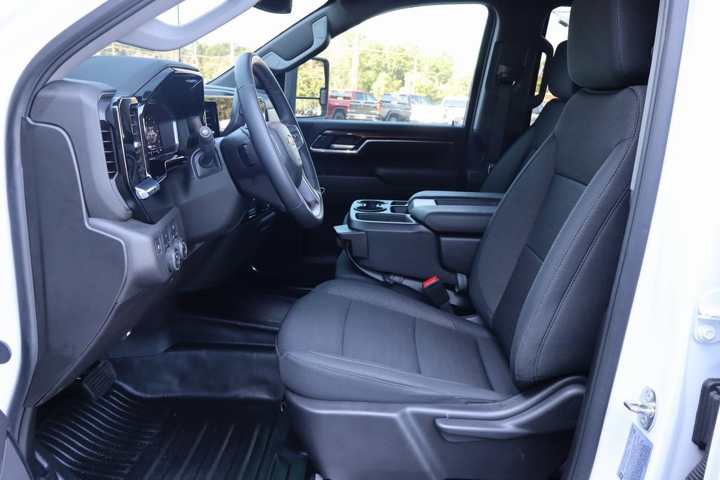 Used 2024 Chevrolet Silverado 3500 LT w/ Z71 Off-Road Package image 4