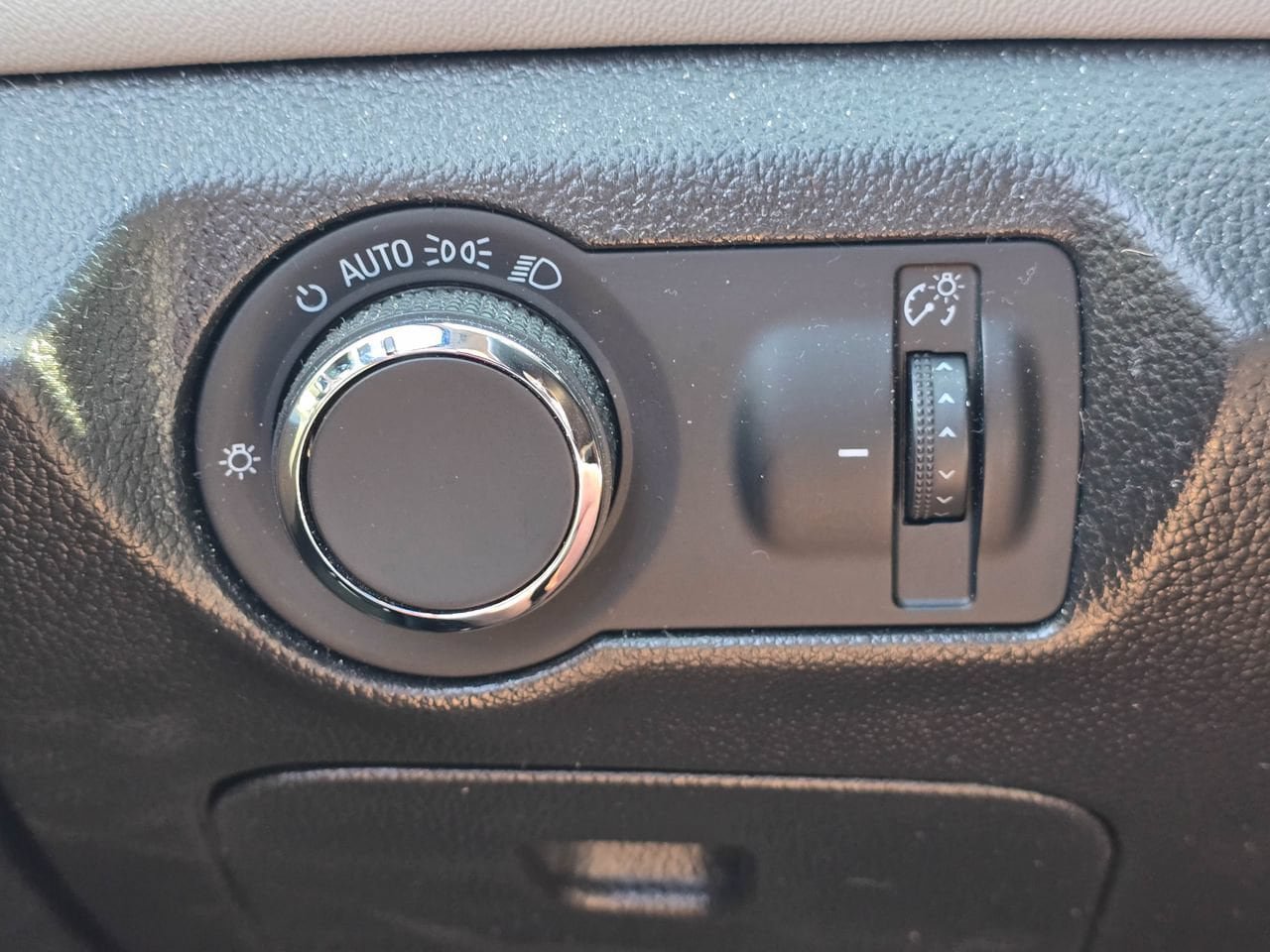 Used 2012 Chevrolet Cruze LS w/ Connectivity Package FWD image 24