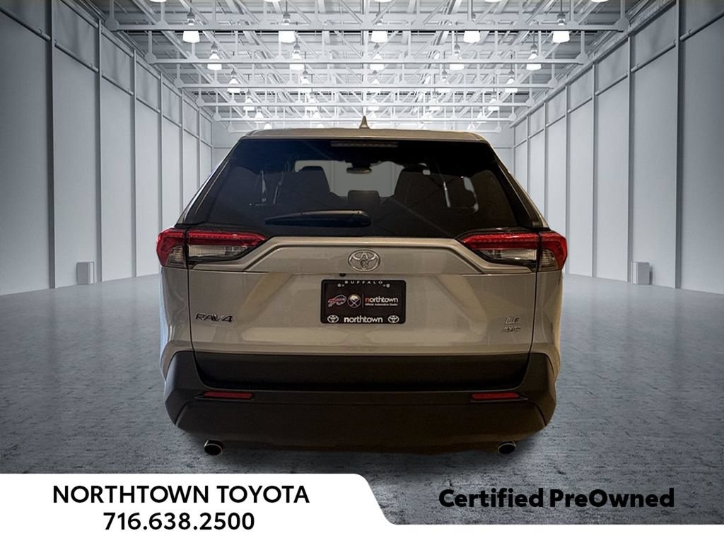 Used 2024 Toyota RAV4 LE AWD/4WD image 8