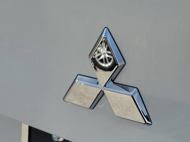 New 2026 Mitsubishi Outlander SEL FWD image 8