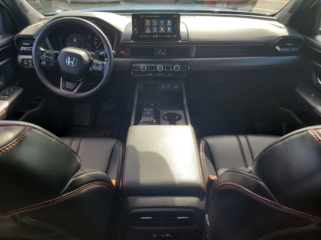 Used 2025 Honda Pilot TrailSport image 14