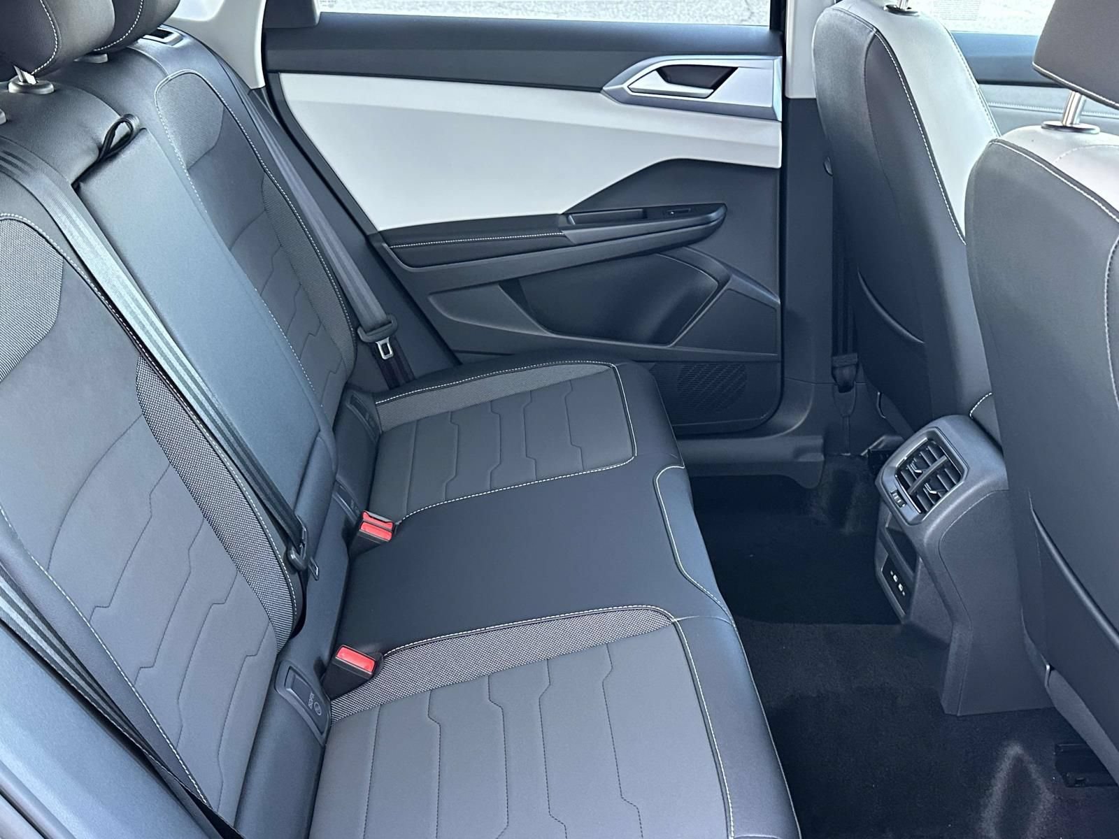 New 2026 Volkswagen Taos SE AWD/4WD image 15