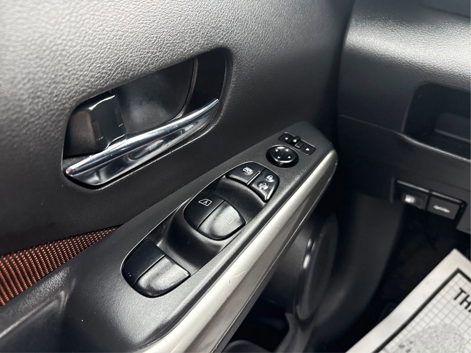 Used 2020 Nissan Kicks SR image 43