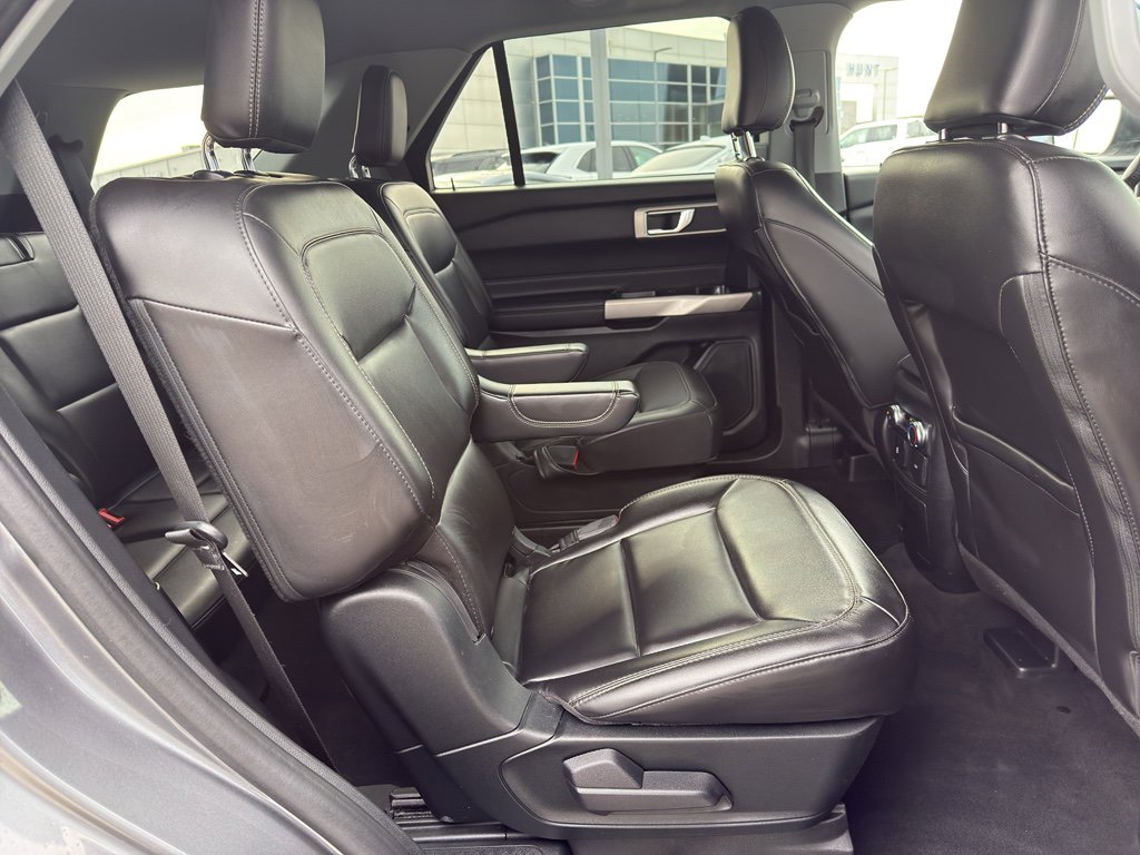 Used 2022 Ford Explorer XLT w/ Equipment Group 202A image 13