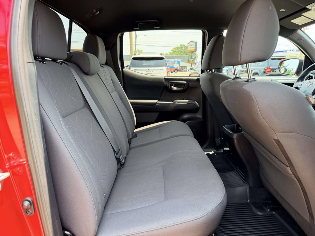 Certified 2019 Toyota Tacoma TRD Sport AWD/4WD image 14