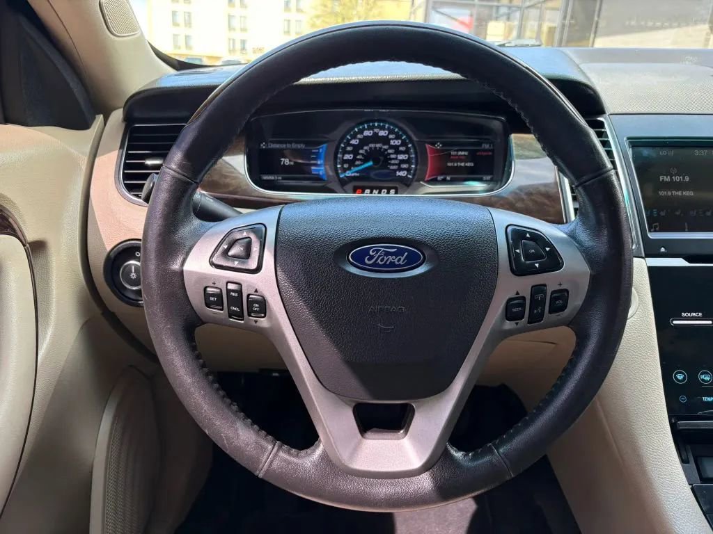 Used 2017 Ford Taurus Limited FWD image 13