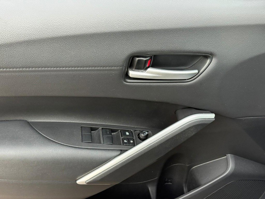 Certified 2022 Toyota Corolla Cross XLE w/ Convenience Package image 17