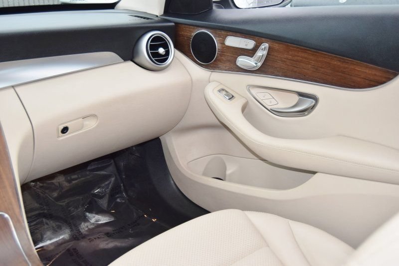Used 2021 Mercedes-Benz C 300 Sedan image 32