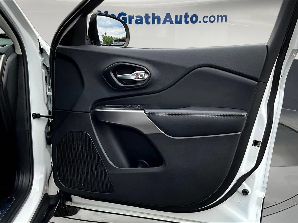 Used 2019 Jeep Cherokee Limited AWD/4WD image 32