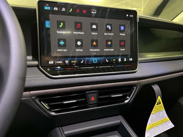 New 2026 Volkswagen Tiguan SE FWD image 18