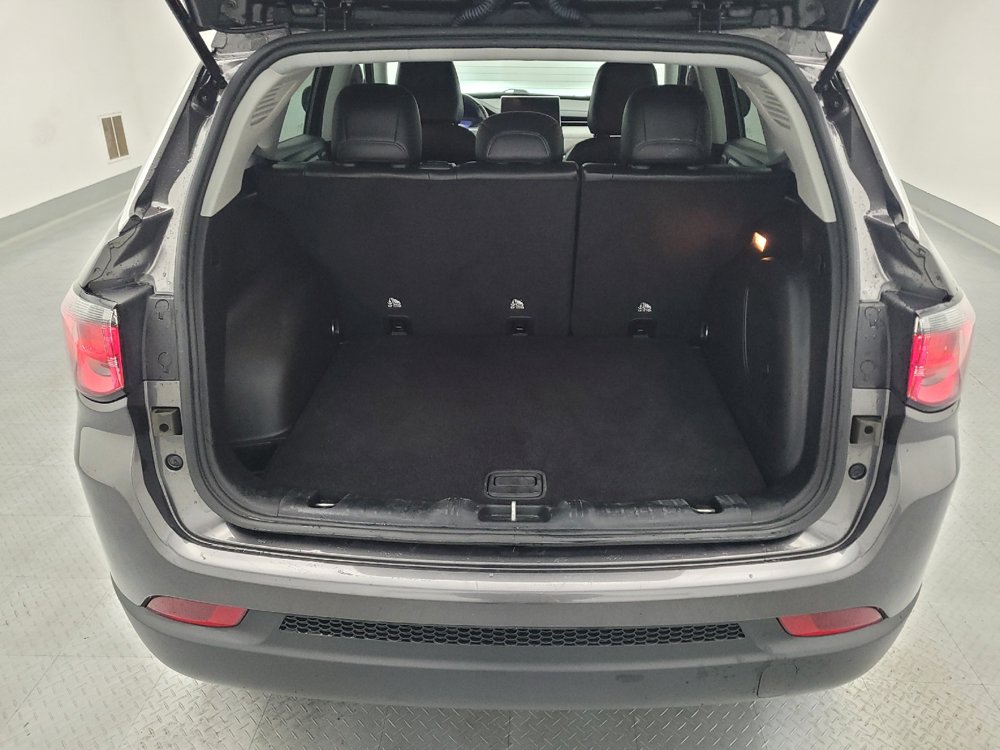 Used 2022 Jeep Compass Latitude w/ Sun and Sound Group AWD/4WD image 29