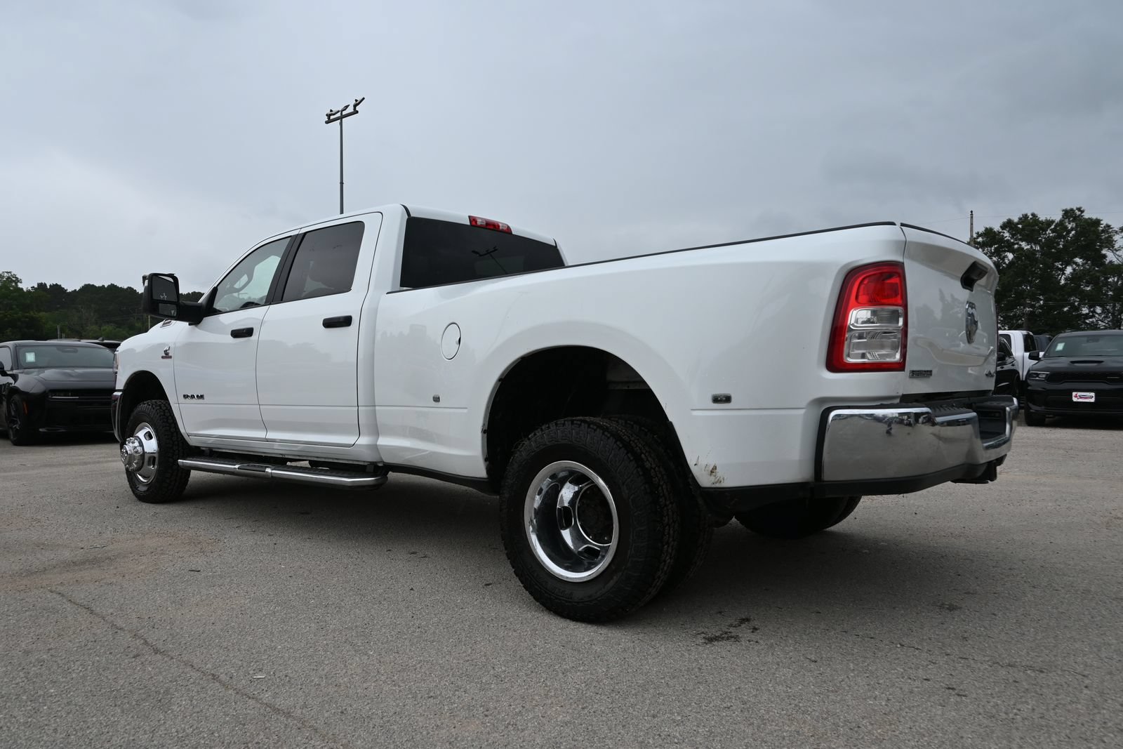 Used 2024 RAM 3500 Big Horn AWD/4WD image 2
