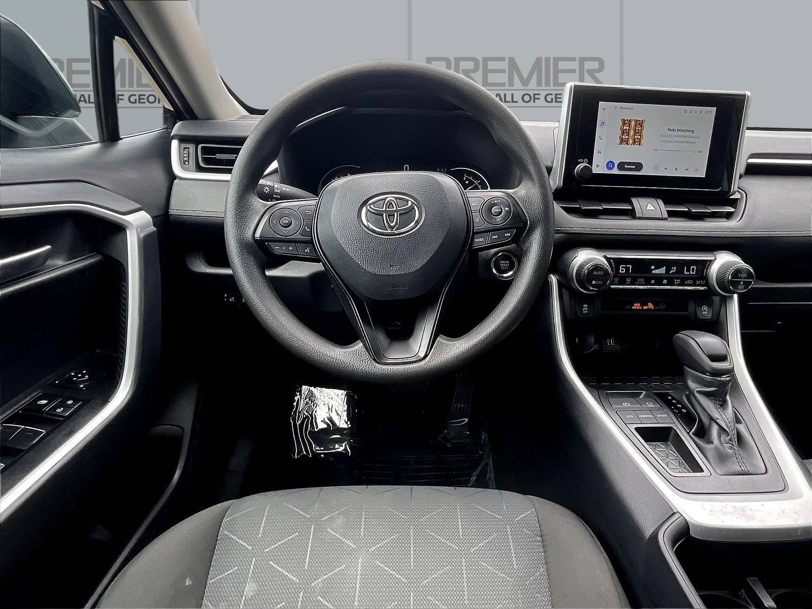Used 2025 Toyota RAV4 XLE FWD image 10