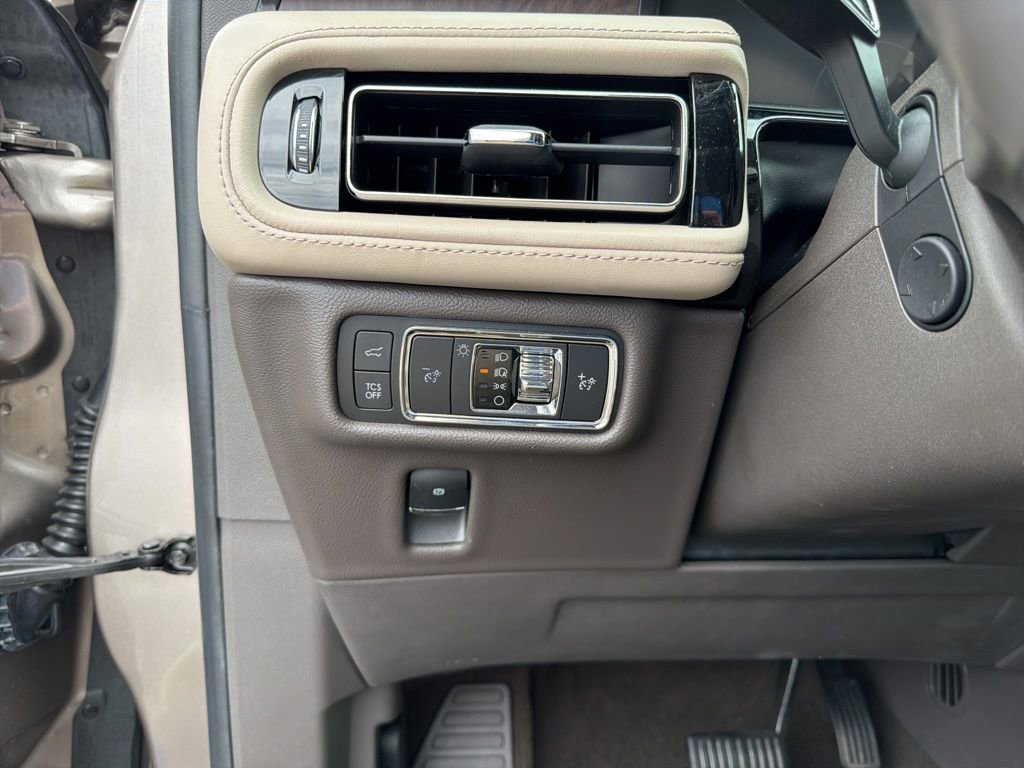 Used 2021 Lincoln Nautilus Reserve w/ Equipment Group 201A image 27
