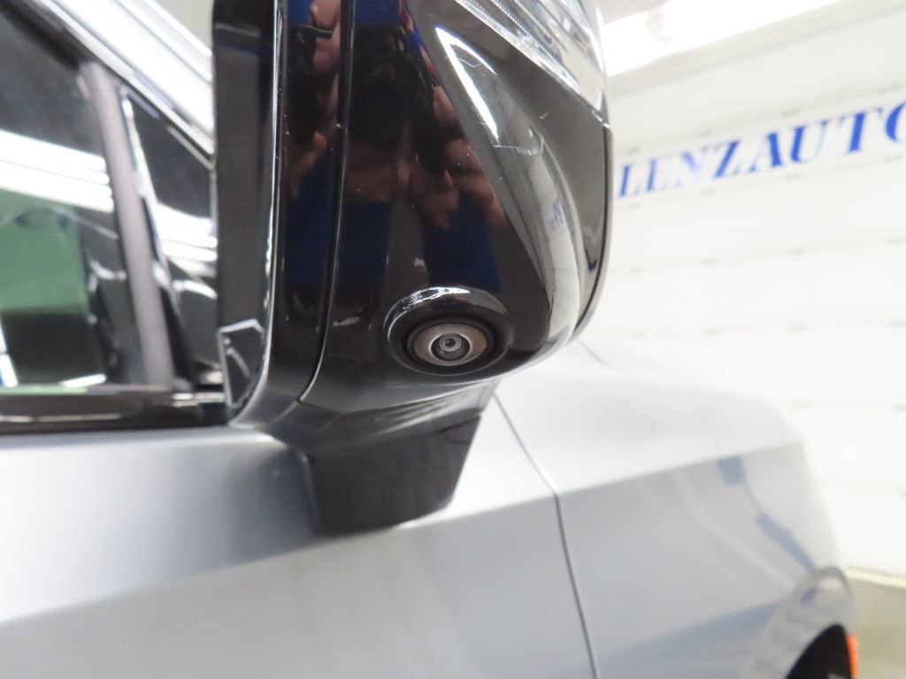 Used 2024 Chevrolet Suburban RST w/ Luxury Package image 54