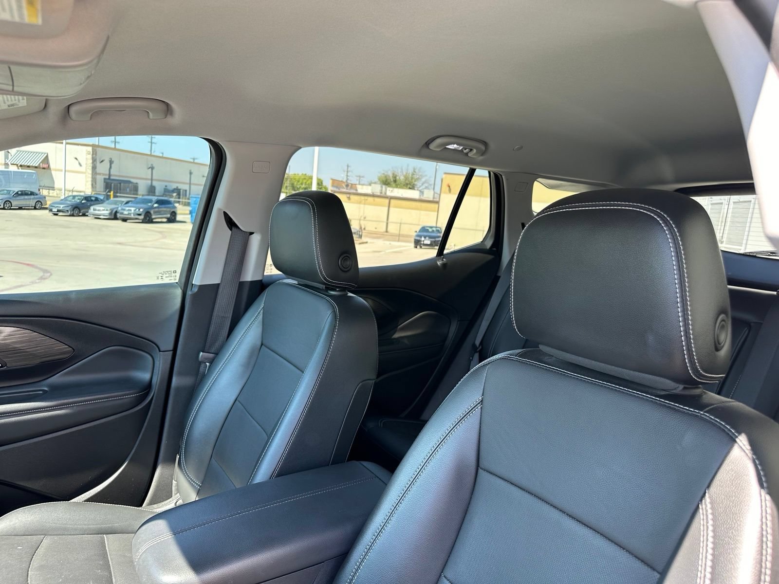 Used 2024 GMC Terrain SLT w/ Tech Package FWD image 13