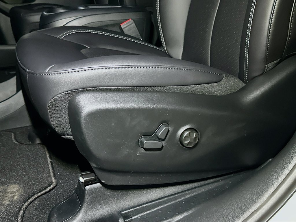 New 2026 Chrysler Pacifica Select FWD image 13
