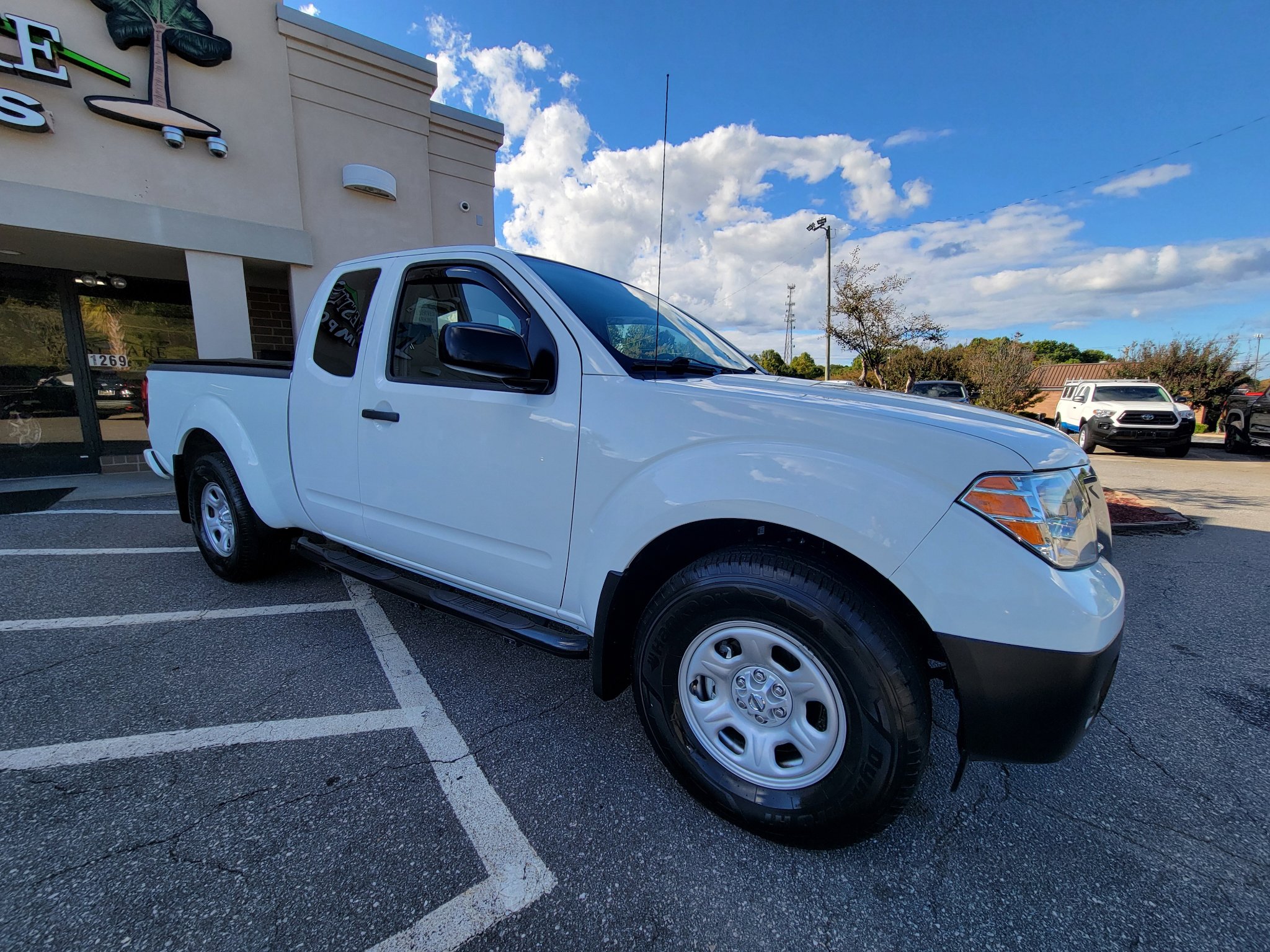 Used 2020 Nissan Frontier S w/ S Utility Package image 2