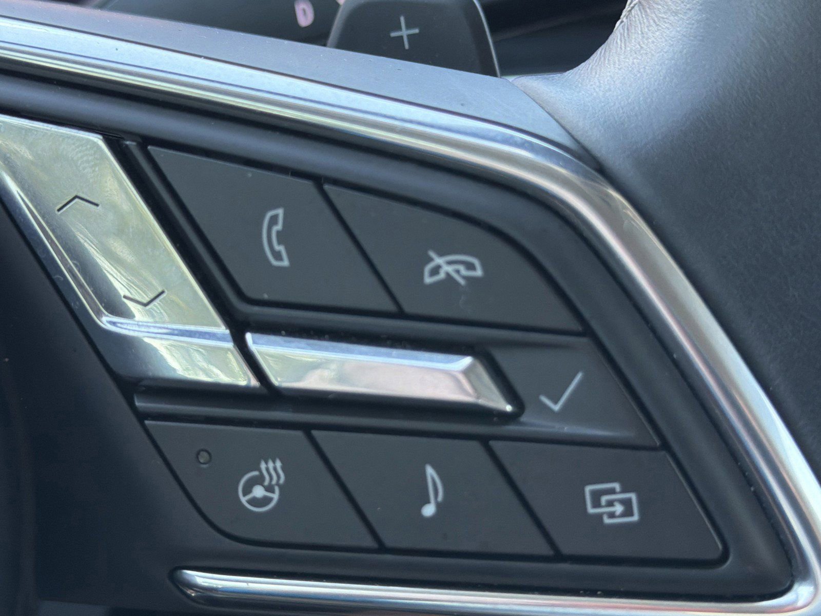 Used 2025 Buick Envision Sport Touring AWD/4WD image 30