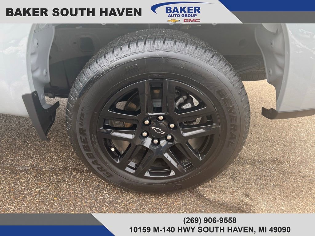 Used 2025 Chevrolet Silverado 1500 Custom w/ LPO, Dark Essentials Package image 4