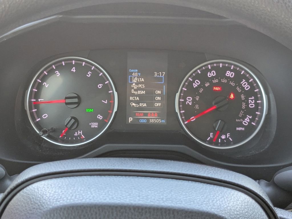 Used 2022 Toyota RAV4 XLE image 29