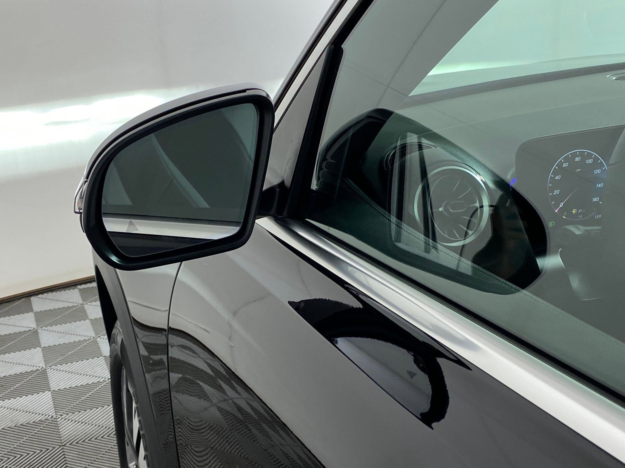 New 2025 Mercedes-Benz GLB 250 4MATIC image 21