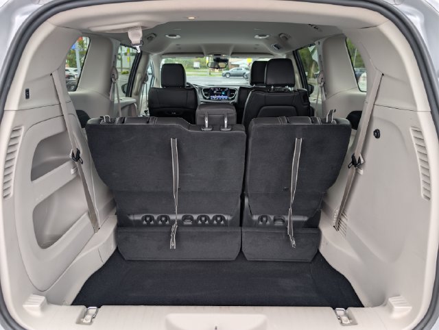 Used 2024 Chrysler Pacifica Touring-L FWD image 21