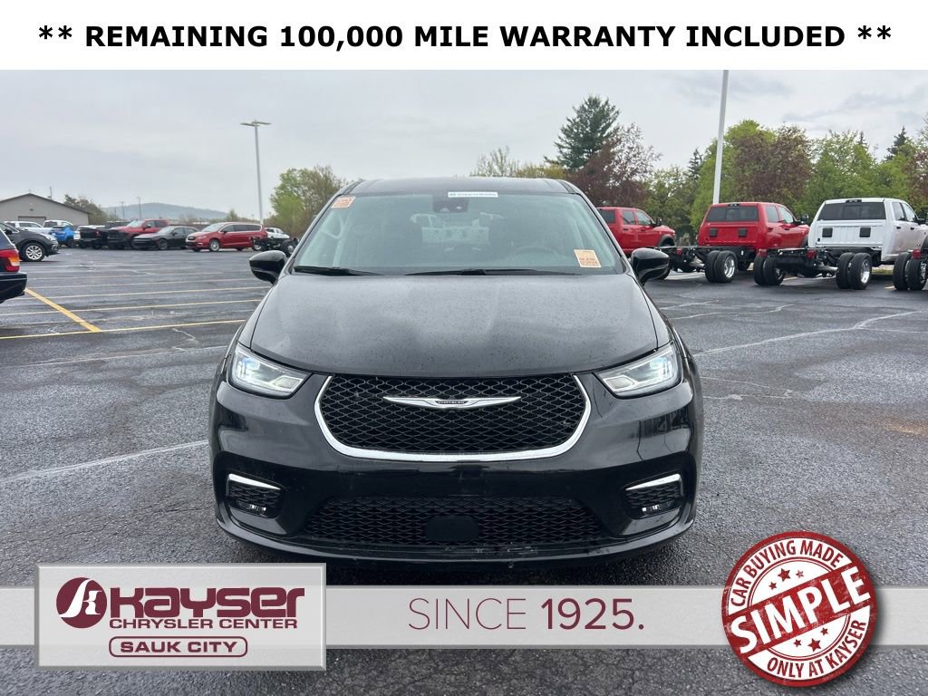 Certified 2024 Chrysler Pacifica Touring-L FWD image 3