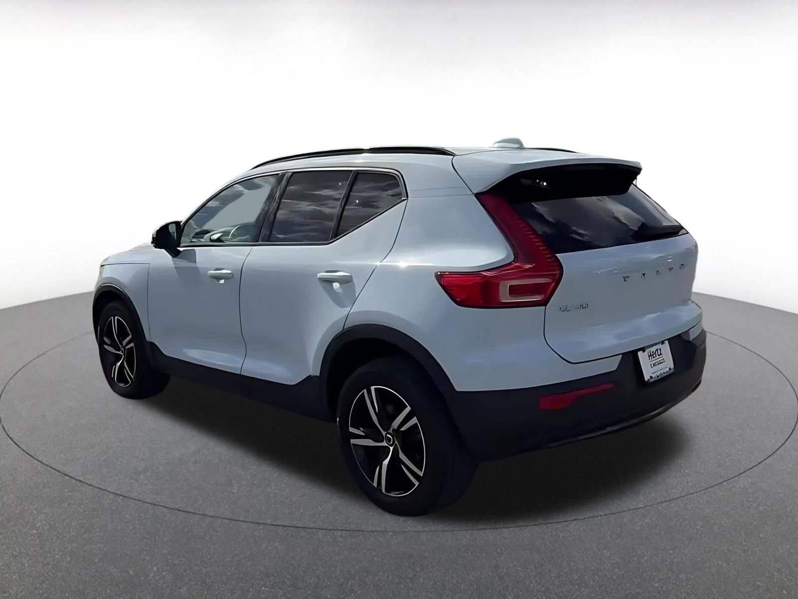 Used 2024 Volvo XC40 B5 Core AWD/4WD image 11