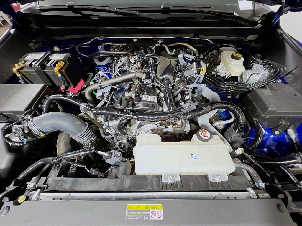 Certified 2025 Toyota Tacoma SR5 AWD/4WD image 26